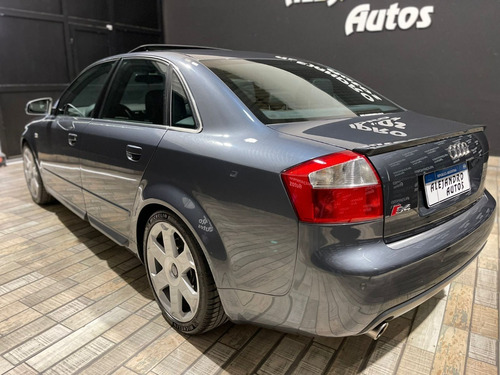 Imagen 5 de 19 de Audi S4 2005 V8