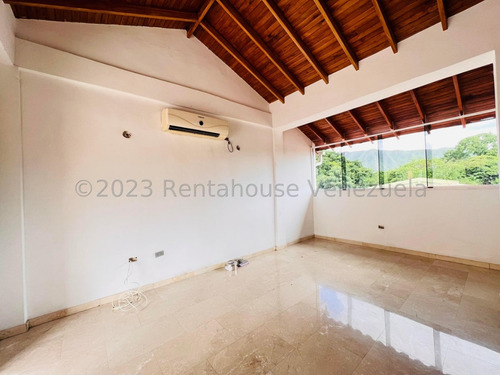 Casa Townhouse En Venta De 4 Niveles En Cantarrana Cocina Empotrada Piso De Mármol Parrillera Seguridad Nela 24-8827