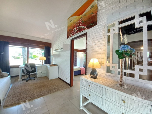 Imagen 29 de 30 de Vende Y Alquila Gran Casa De 5 Dormitorios En Playa Mansa, Punta Del Este