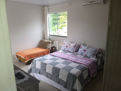 Imagem 8 de 30 de Casa Para Venda No Bairro Ariribá Em Balneário Camboriú, 11 Quartos Sendo 1 Suíte, 5 Vagas, - Ml_28