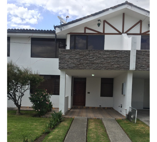 Hermosa Casa De Venta San Rafael (valle De Los Chillos) Negociable
