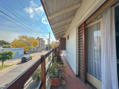 Casa En Venta En Lanús Este Con Patio