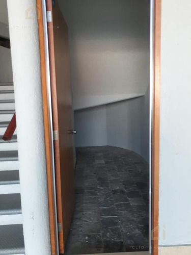 Oficina En Renta Sobre El Boulevard Adolfo Ruiz Cortines, Cerca De Plaza Mocambo, Se Encuentra En El Segundo Piso