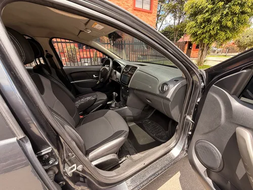 Renault Logan 1.6 Privilege / Intens