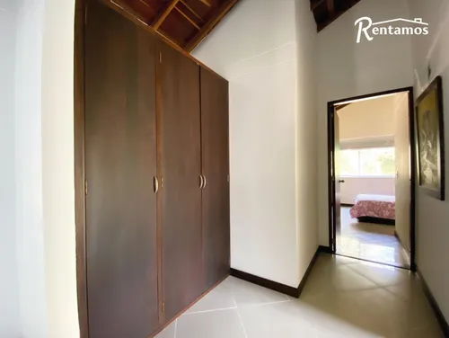 Casa En Arriendo En Loma Del Escobero. Cod A11426