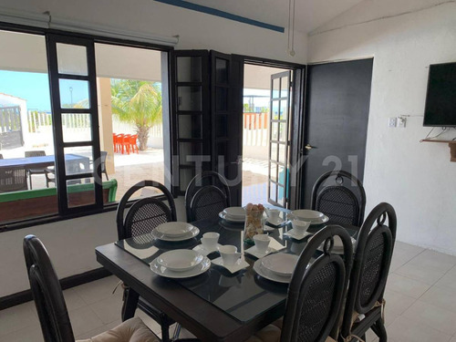 Casa En Renta Ubicada En Progreso En Primera Línea