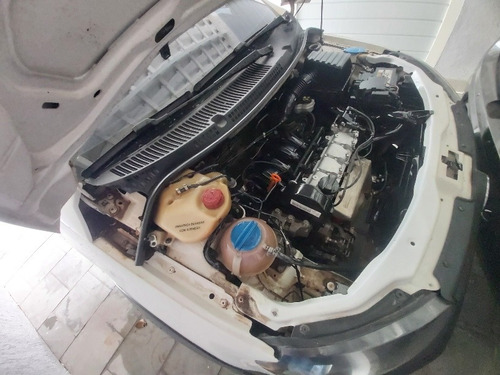 Imagem 10 de 10 de Volkswagen Saveiro 2014 1.6 Cab. Simples Total Flex 2p
