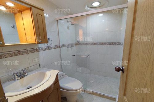 Apartamento En Arriendo En Medellin Laureles