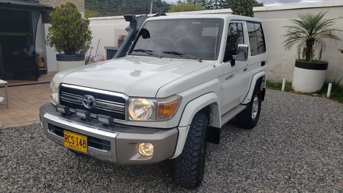 Toyota Land Cruiser 2011 4.0 Grj71 Blindada Macho