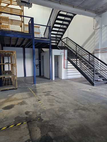 Bodega En Arriendo Ubicada En Centro Industrial - Renca