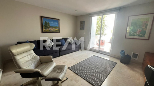 Casa En Venta A 3 Cuadras De Av. De Las Palmas Con Terraza Y Seguridad