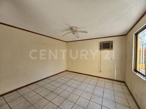 Casa En Venta En Fracc. Valle Marino, Av. Universidad, Villahermosa Tabasco