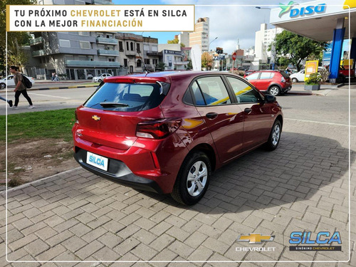 Imagen 5 de 23 de Chevrolet Onix Ls 1.0 2024 Rojo 0km