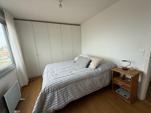 Alquiler Apartamento Un Dormitorio Amueblado En Malvín - E-tower Sky 704 - Campiglia (ref: Cpc-436)