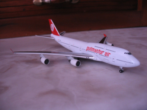 Avion Boeing 747-400 De Pullmantur Air En La Escala 1:400