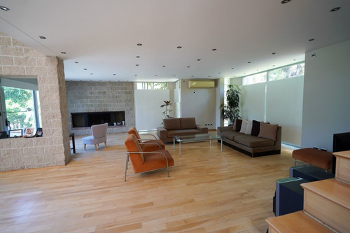 Imagen 7 de 30 de Venta Casa, 5 Amb. Pileta, Parque B Cerrado Casco Leloir