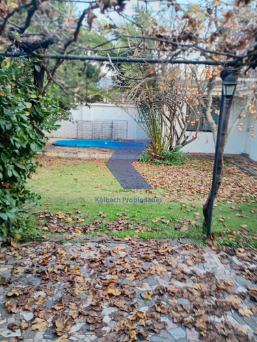 Casa Pareada En Venta De 4 Dorm, 2 Baños, Muy Amplia Ñuñoa