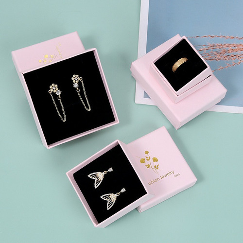 Imagen 5 de 10 de Set 24 Caja Rosada Con Diseño Regalo, Exhibidor Joyas 9x9cm.