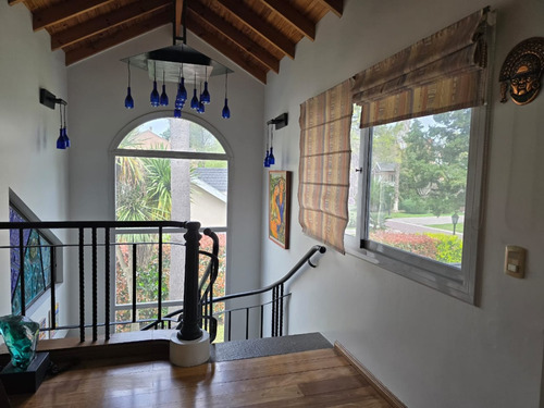 Venta St Thomas Norte 3 Plantas, Quincho, Piscina Climatizada, 390 Mts.