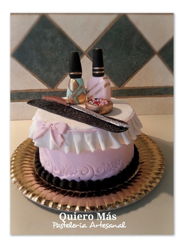 Imagen 7 de 12 de Torta 1/2 Kilo Decorada Personalizada (de 4 A 6 Porciones)