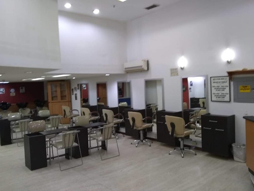 Imagen 4 de 6 de Se Vende/ Alquila Local Comercial 76m² - Galerias Paraiso