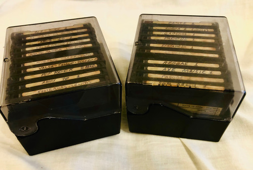 20 Mini Disc Gravados Com Coletâneas De Épocas. (Usado)