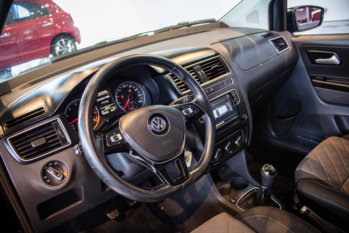 Imagen 9 de 10 de Vw Suran Highline 1.6 Gnc 103.000km 2018 Azul
