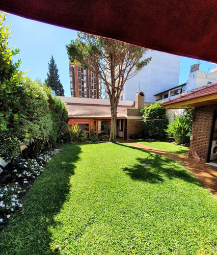 Imagen 18 de 30 de Venta Chalet Excelente - Lanús Centro