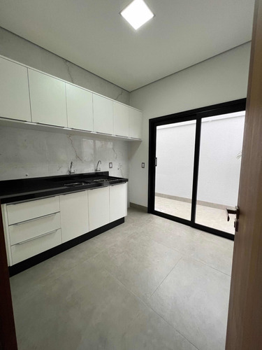 Imagem 21 de 21 de Casa Semi Mobiliada Com 03 Suítes Em Sínop