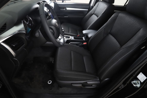 Imagen 15 de 16 de Toyota Hilux Srv 4x4 At