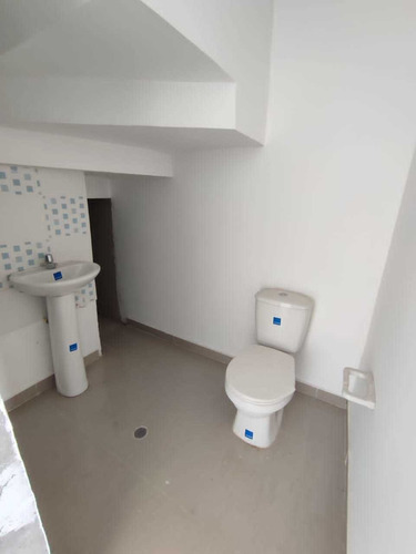 Imagen 7 de 15 de As En Venta Casa Casi Terminada En Solar De La Castellana As