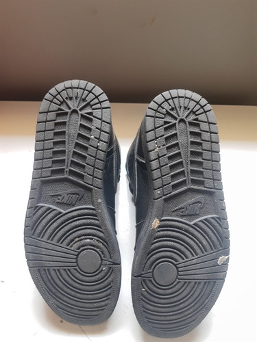 Air Jordan 1 High Triple Black