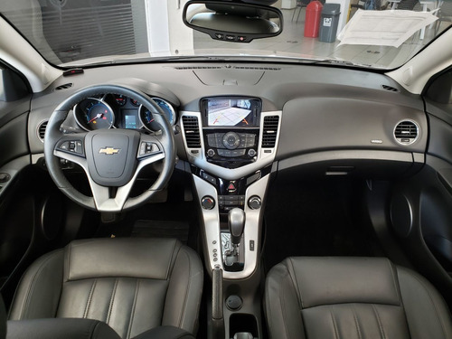 Imagem 10 de 13 de Chevrolet Cruze Sedan 1.8 16v 4p Lt Ecotec Flex Automático