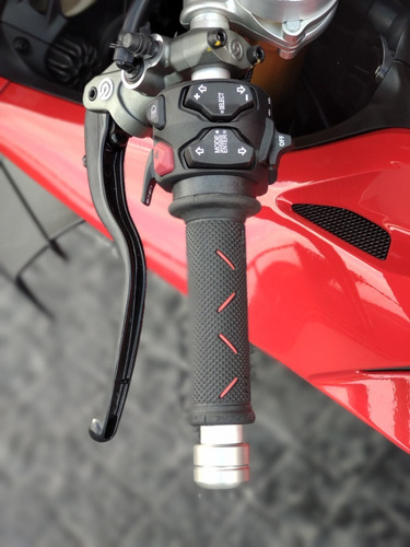 Imagen 24 de 25 de Ducati Panigale V4s - No Bmw S1000rr, No Panigale V4! Gf
