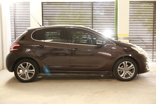 Imagen 2 de 19 de Peugeot 208