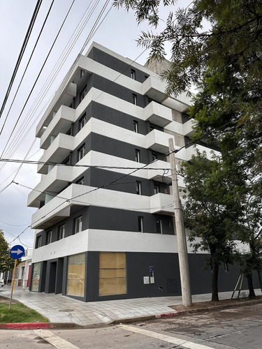 Venta Estrenar Departamento 1 Dorm 2 Patios En Planta Baja, Barrio Alto Alberdi