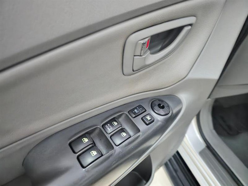 Hyundai Tucson 2.0 MPFI GL 16V 142CV 2WD GASOLINA 4P AUTOMÁTICO