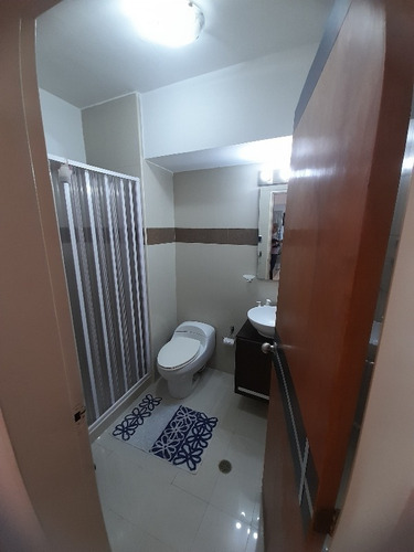 Imagen 13 de 30 de Angela Betancourt Vende, Bello Y Moderno Penthouse En Mañongo Foa-2394 04125067379 04244900499