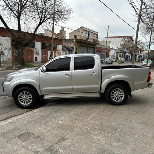Toyota Hilux 3.0 Cd Srv Cuero 171cv 4x2
