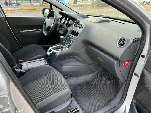Imagen 9 de 11 de Peugeot 5008 2017 1.6 Feline B/techo