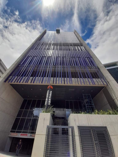 Imagen 2 de 18 de Edificio En Venta Urb. Las Mercedes C-19770