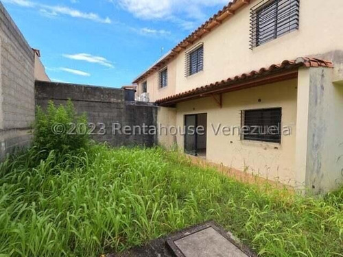 Erika Armeya Vende, Casa En La Urbanizacion Parque Choroni, Avenida Intercomunal De Cabudare Flex 25-4180