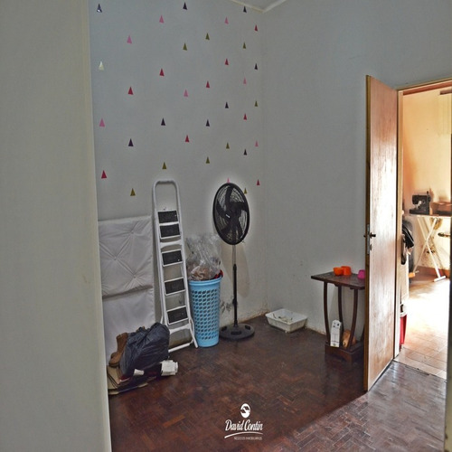 Ideal Propiedad Con Amplio Fondo!!!