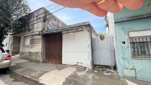 Casa En El Centro De San Carlos A 2 Cuadras De La 18 De Julio