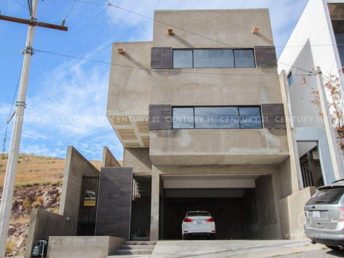Imagen 1 de 18 de Residencia Nueva En Fraccionamiento Privado, Con Vista Muy Hermosa