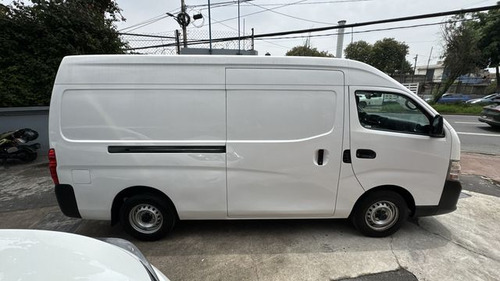 Nissan Urvan 2.5 Panel Amplia Aa Paquete Seguridad Mt