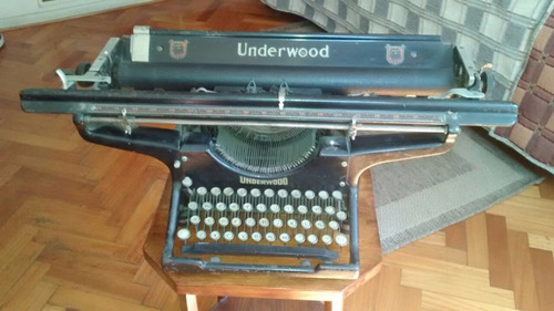 Maquina De Escribir  Underwood Enorme