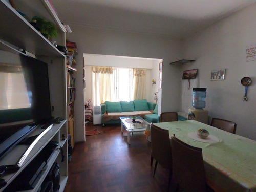 Imagen 2 de 11 de Casa Con Jardín Y Piscina - Parque Avellaneda