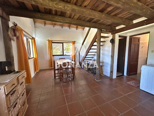 Casa En Venta A Tres Cuadras De La Playa. Piriápolis - Punta Negra. 1590 Metros Cuadrados De Terreno.