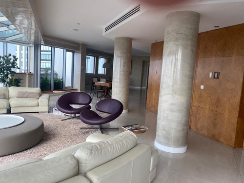 Torres Renoir, Puerto Madero, Piso De 500 M2 Con Vista Panorámica De 6 Ambientes, Con 4 Cocheras